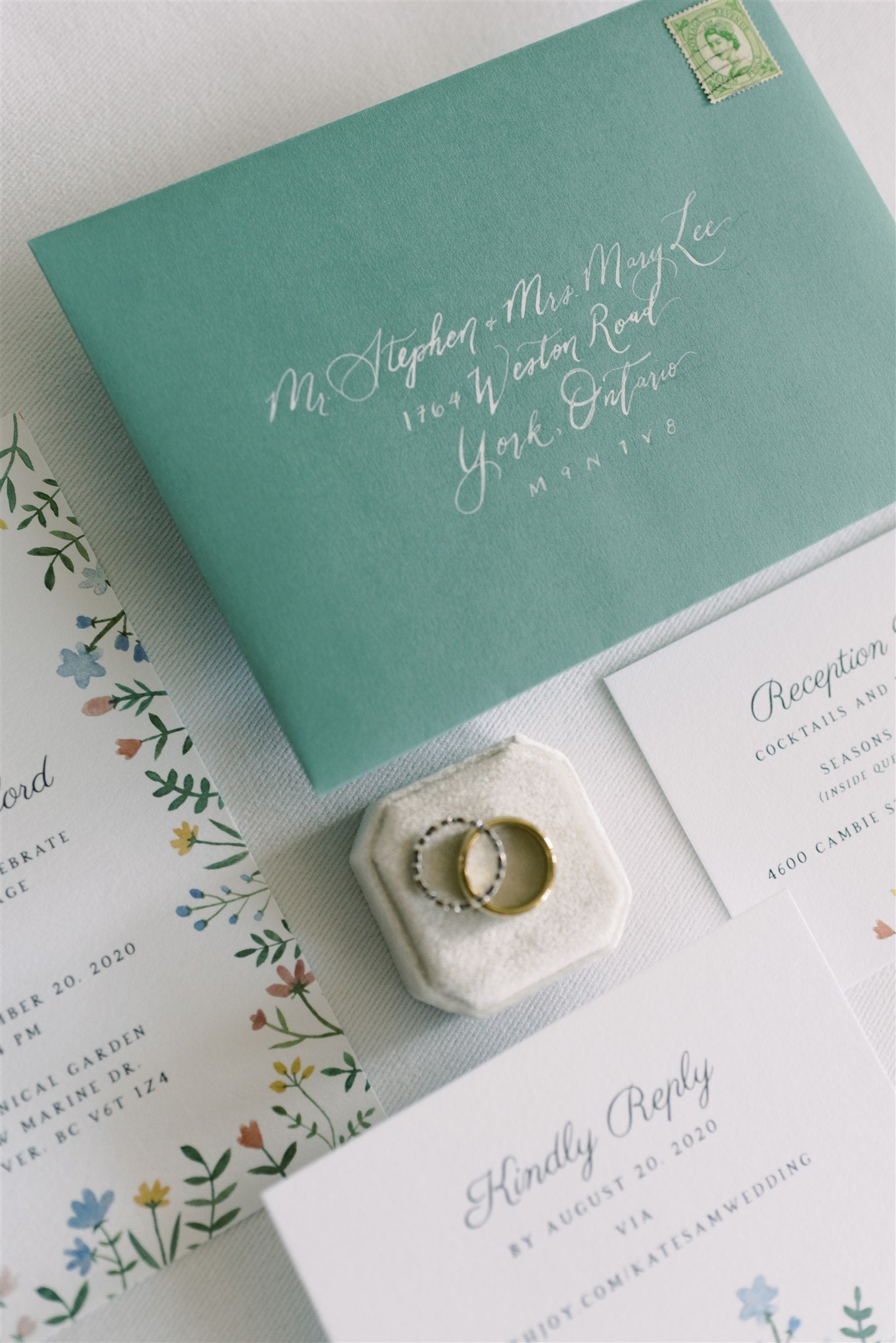 Wildflower emerald green wedding invitations and calligraphy by Papelu Studio from Vancouver, British Columbia. Photo by Vivian Wong Photography.